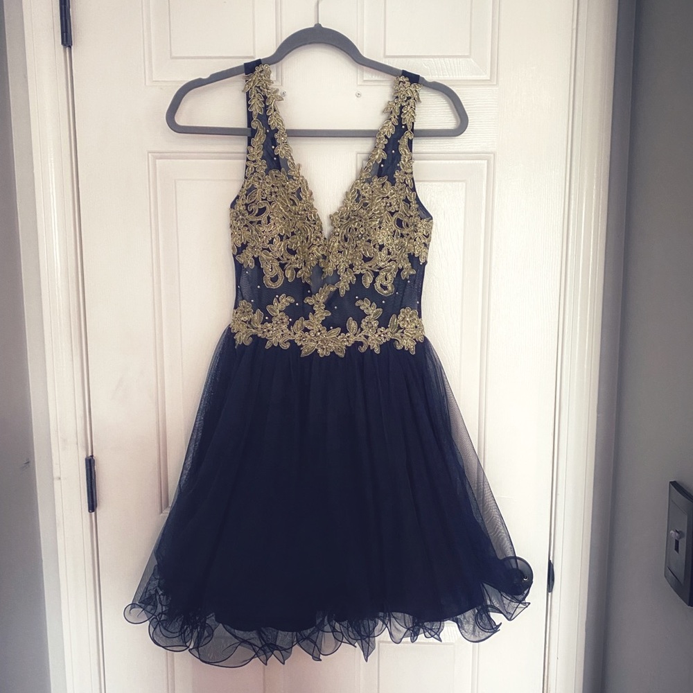 Windsor navy and gold mesh lace Homecoming dress